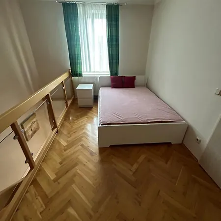 Grosse Klagenfurt am Woerthersee