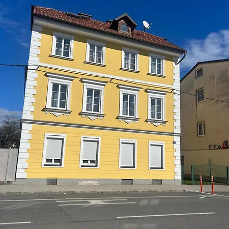Grosse * Klagenfurt am Woerthersee